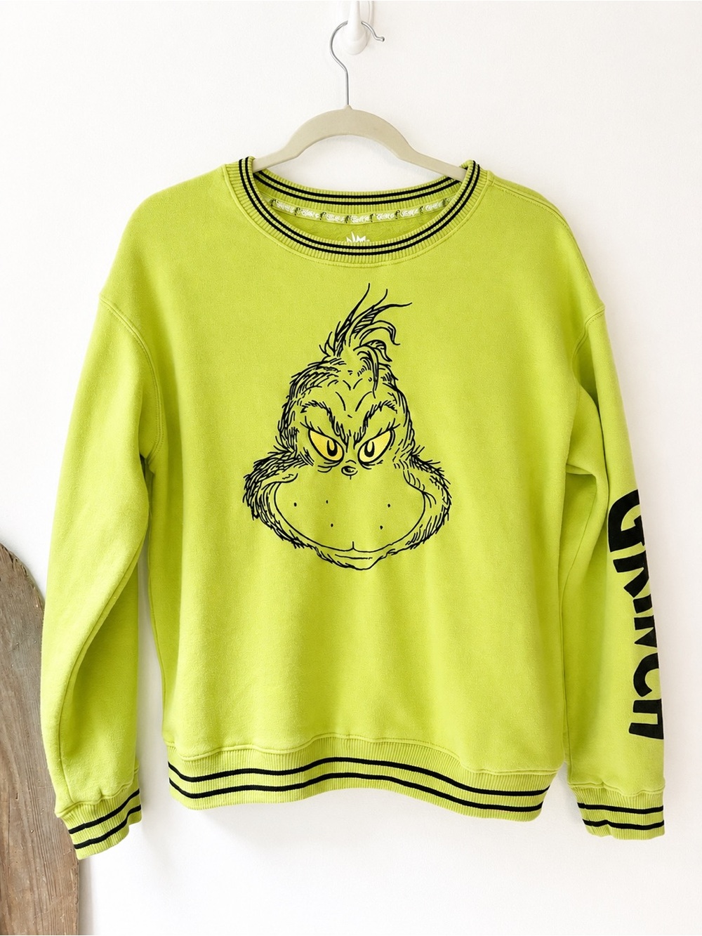 Dr. Seuss The Grinch Sweatshirt Size M Lime Green Graphic Crewneck